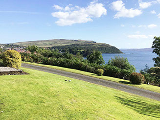 cnoc mhairi living room